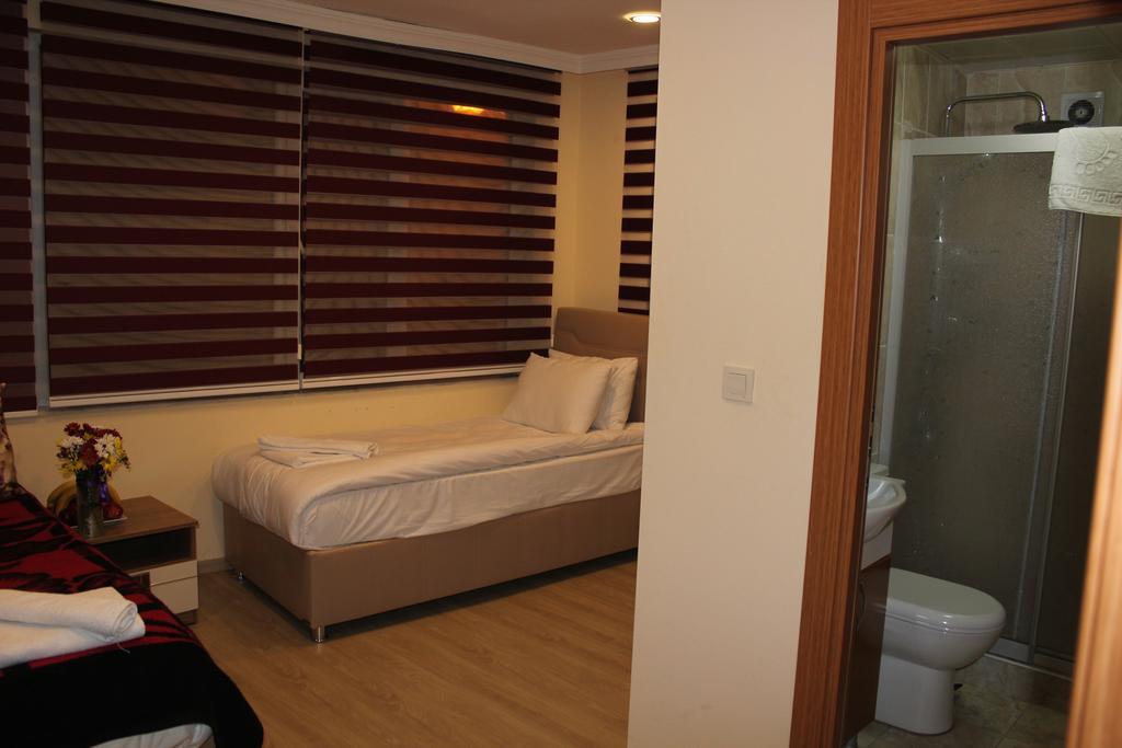 Goeruer Hotel Istanbul Exterior photo
