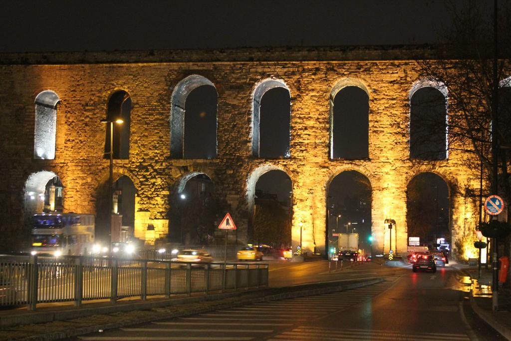 Goeruer Hotel Istanbul Exterior photo