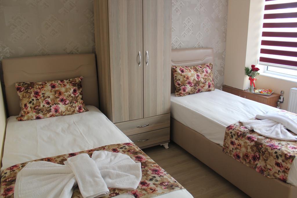 Goeruer Hotel Istanbul Exterior photo