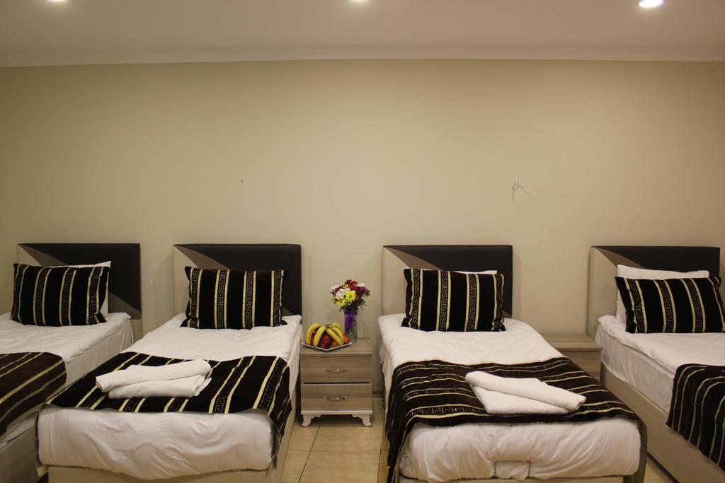 Goeruer Hotel Istanbul Exterior photo