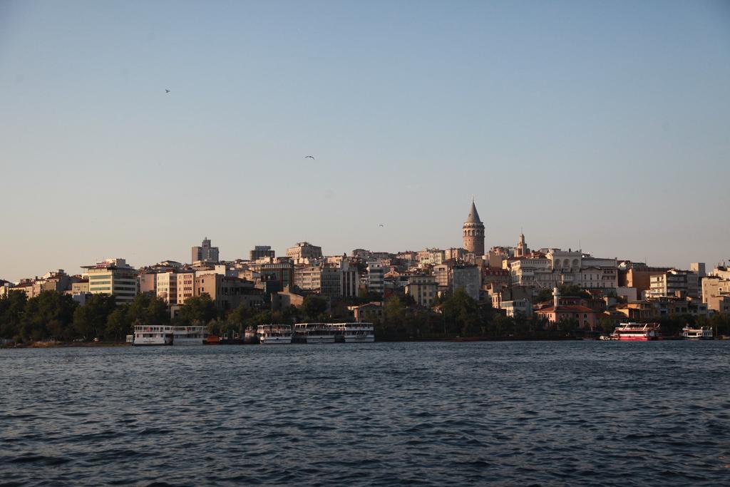 Goeruer Hotel Istanbul Exterior photo