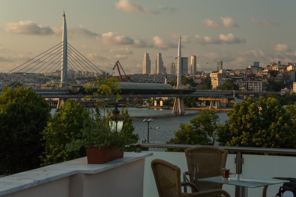 Goeruer Hotel Istanbul Exterior photo